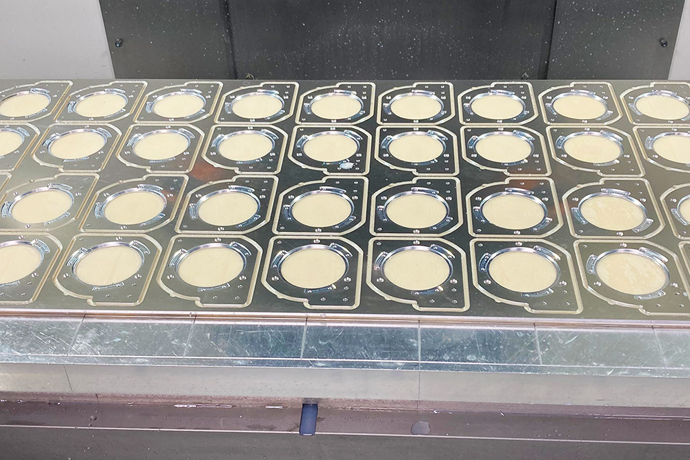 左右勝手品同時加工